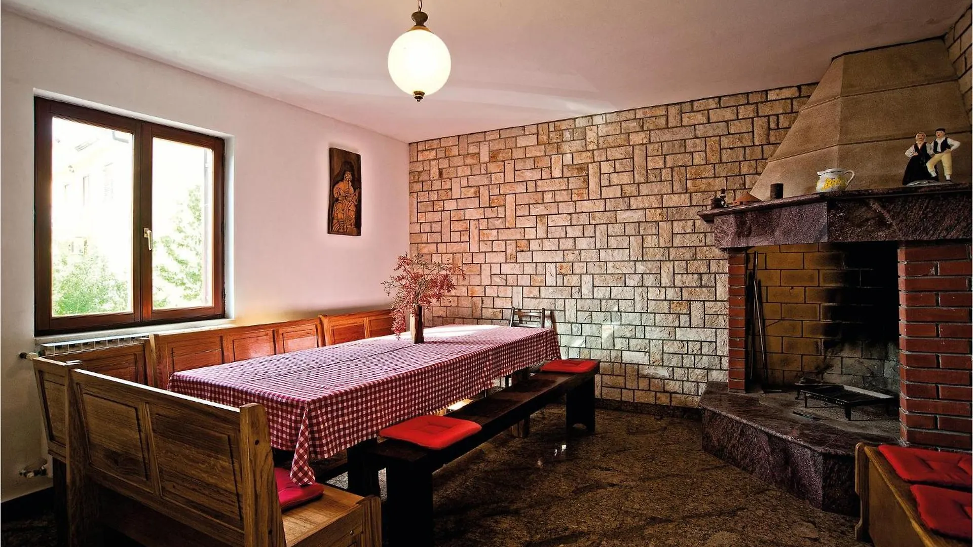 3 Bedroom Lovely Apartment In Barban Prnjani